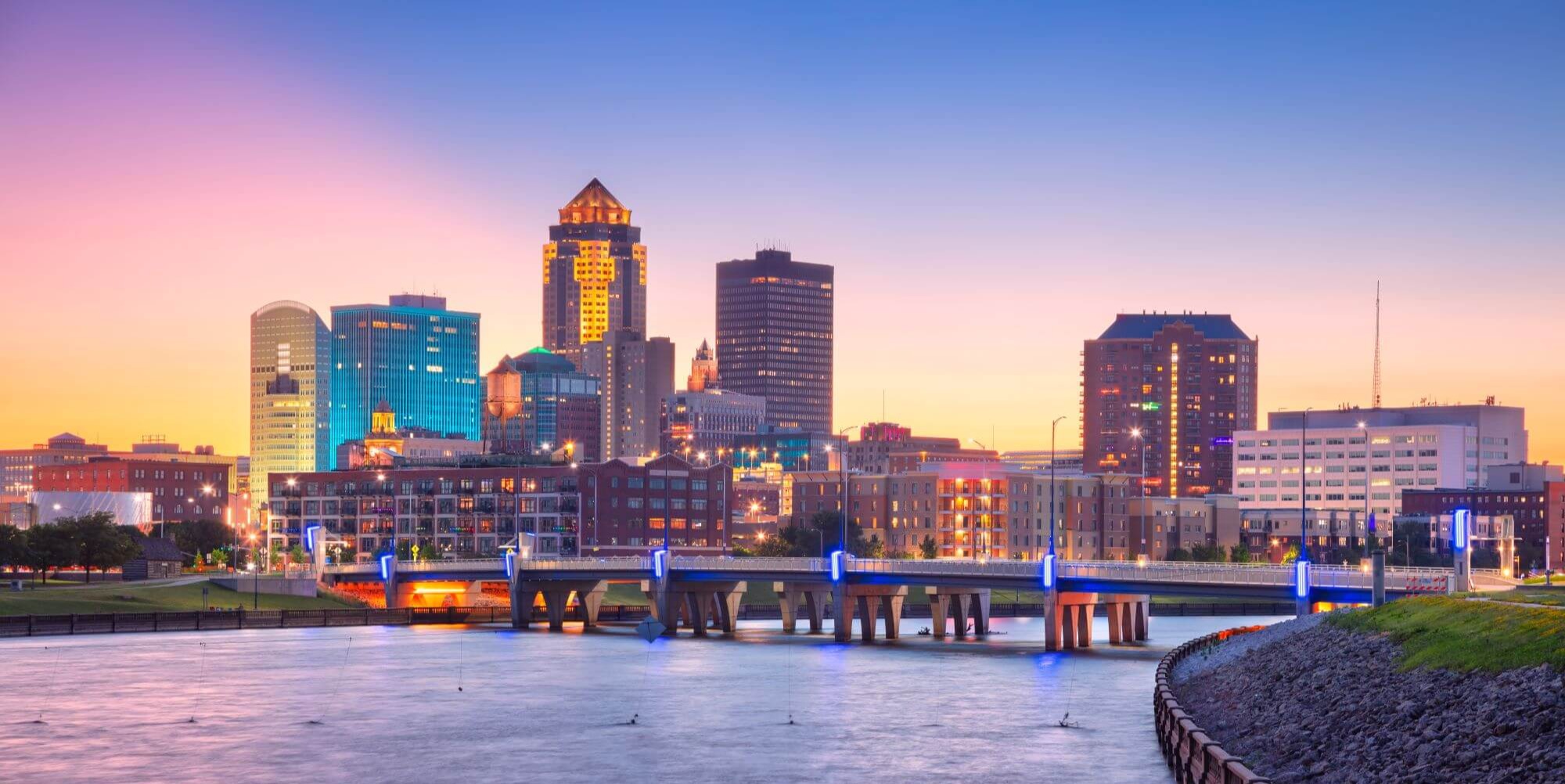 Downtown Des Moines, Iowa at sunset Downtown Des Moines, Iowa at sunset